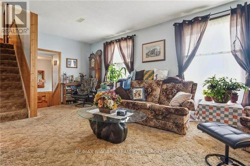 9 Juniper Place, Lambton Shores (Forest), ON - Indoor Photo Showing Living Room