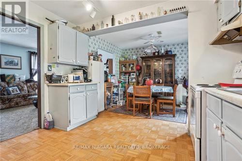 9 Juniper Place, Lambton Shores (Forest), ON - Indoor Photo Showing Kitchen