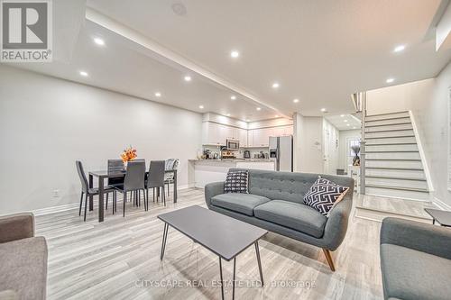 59 Hanton Crescent, Caledon, ON - Indoor Photo Showing Living Room