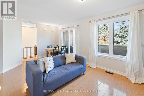 28 - 45 Bristol Road E, Mississauga, ON - Indoor Photo Showing Living Room