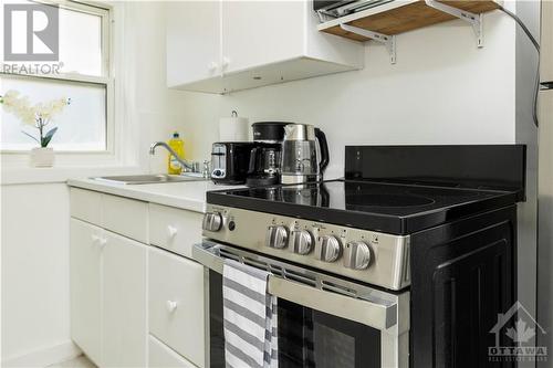 462 Bronson Avenue Unit#1, Ottawa, ON - Indoor Photo Showing Kitchen