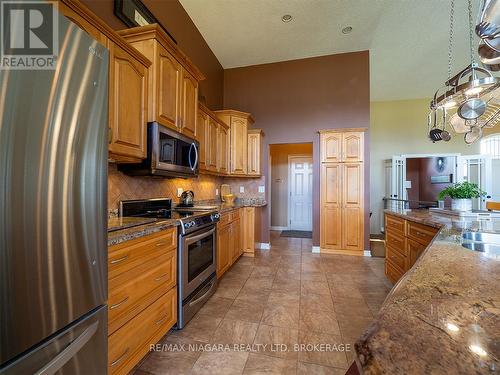 20219 Youngs Road S, Wainfleet (Marshville/Winger), ON - Indoor Photo Showing Kitchen With Stainless Steel Kitchen With Double Sink