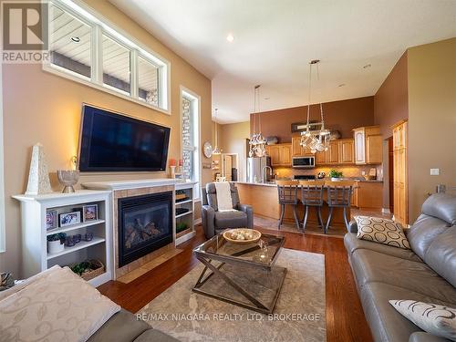 20219 Youngs Road S, Wainfleet, ON - Indoor Photo Showing Living Room With Fireplace