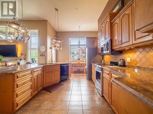 20219 Youngs Road S, Wainfleet, ON - Indoor Photo Showing Kitchen