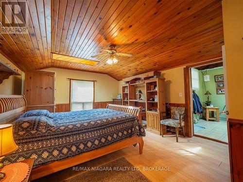 527 Pinecrest Road, Port Colborne, ON - Indoor Photo Showing Bedroom