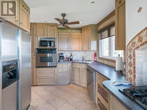 13 Lakewood Crescent, Port Colborne (Sugarloaf), ON - Indoor Photo Showing Kitchen