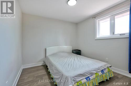 106 Wesley Street, Newmarket, ON - Indoor Photo Showing Bedroom