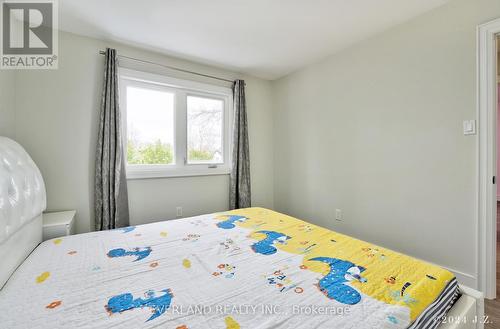 106 Wesley Street, Newmarket, ON - Indoor Photo Showing Bedroom