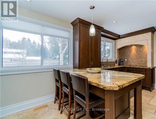 1654 Stonehaven Drive, Mississauga, ON - Indoor Photo Showing Dining Room