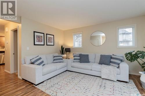 512 303 Slimmon Place, Saskatoon, SK - Indoor Photo Showing Living Room