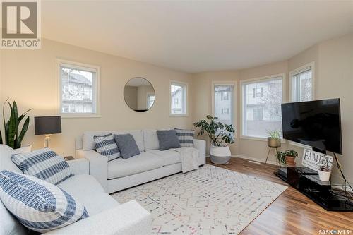 512 303 Slimmon Place, Saskatoon, SK - Indoor Photo Showing Living Room