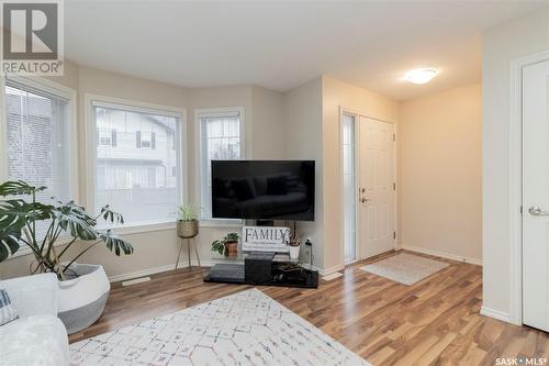 512 303 Slimmon Place, Saskatoon, SK - Indoor Photo Showing Living Room