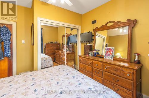 6510 Culp Street, Niagara Falls (216 - Dorchester), ON - Indoor Photo Showing Bedroom