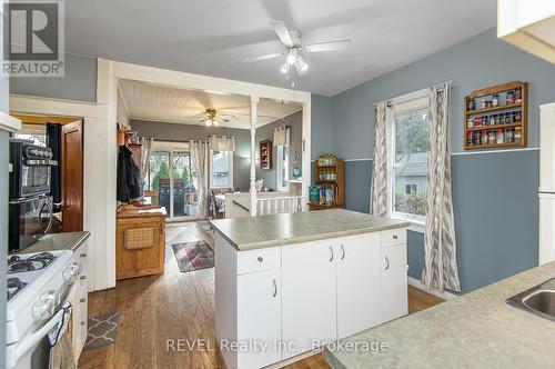 6510 Culp Street, Niagara Falls (216 - Dorchester), ON - Indoor Photo Showing Kitchen