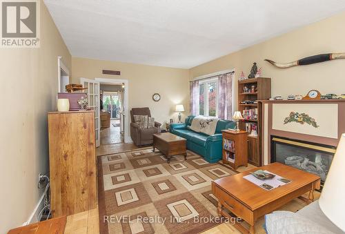 6510 Culp Street, Niagara Falls (216 - Dorchester), ON - Indoor Photo Showing Other Room With Fireplace