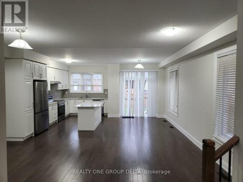 6 Quinton Ridge, Brampton, ON - Indoor Photo Showing Kitchen