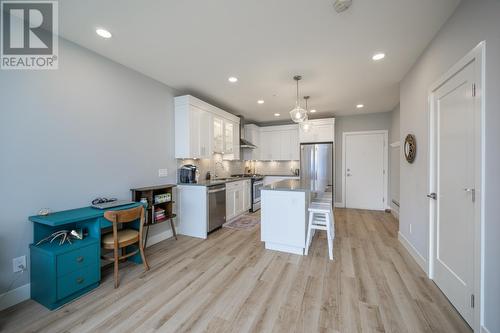 404 1087 6Th Avenue, Prince George, BC - Indoor Photo Showing Kitchen