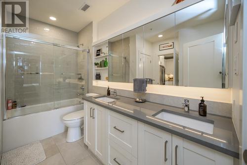 404 1087 6Th Avenue, Prince George, BC - Indoor Photo Showing Bathroom