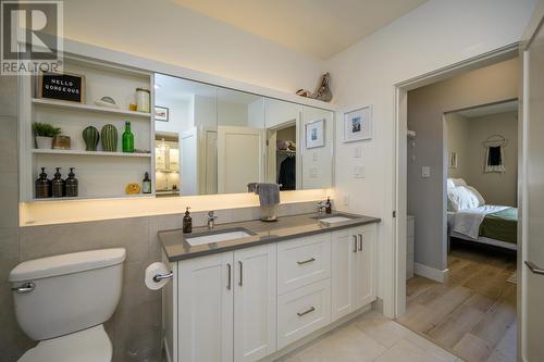 404 1087 6Th Avenue, Prince George, BC - Indoor Photo Showing Bathroom