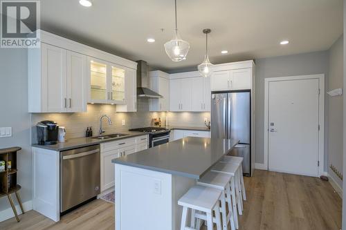 404 1087 6Th Avenue, Prince George, BC - Indoor Photo Showing Kitchen With Double Sink With Upgraded Kitchen