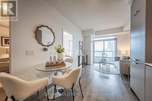 1912 - 38 Honeycrisp Crescent, Vaughan, ON - Indoor Photo Showing Living Room