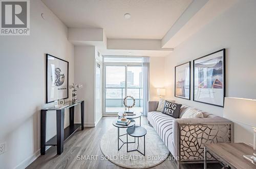 1912 - 38 Honeycrisp Crescent, Vaughan, ON - Indoor Photo Showing Living Room