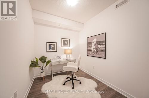 1912 - 38 Honeycrisp Crescent, Vaughan, ON - Indoor