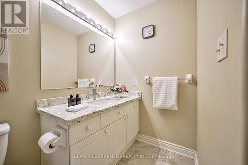 810 Shepherd Place, Milton, ON - Indoor Photo Showing Bathroom