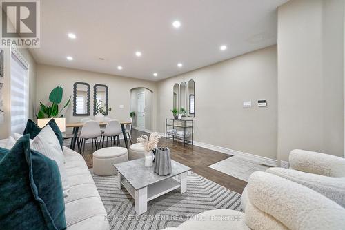 810 Shepherd Place, Milton, ON - Indoor Photo Showing Living Room