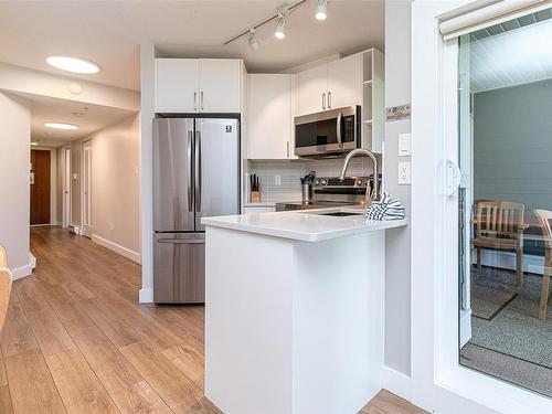 714-1600 Stroulger Rd, Nanoose Bay, BC - Indoor Photo Showing Kitchen