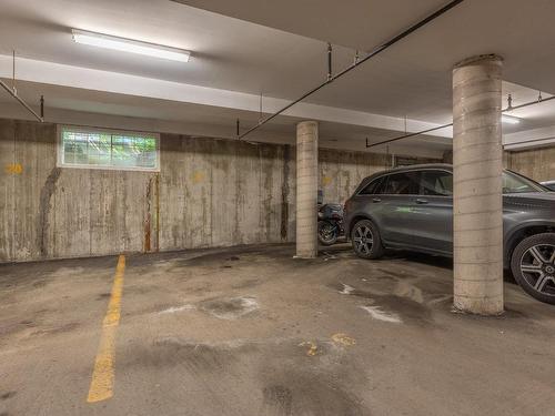 Garage - 1-1060 Rue Ste-Élisabeth, Montréal (Ville-Marie), QC - Indoor Photo Showing Garage