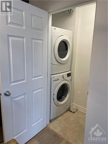 139 Harthill Way Unit#D, Ottawa, ON - Indoor Photo Showing Laundry Room