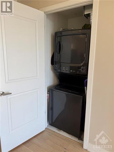 In unit Laundry - 485 Richmond Road Unit#1009, Ottawa, ON - Indoor Photo Showing Laundry Room