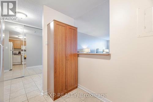 512 - 6720 Glen Erin Drive, Mississauga, ON -  Photo Showing Other Room