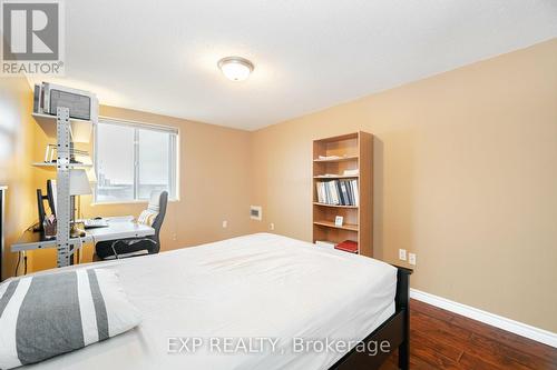 512 - 6720 Glen Erin Drive, Mississauga, ON - Indoor Photo Showing Bedroom