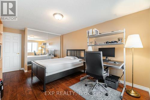 512 - 6720 Glen Erin Drive, Mississauga, ON - Indoor Photo Showing Bedroom