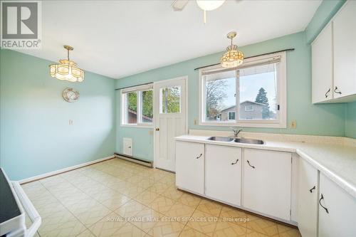 1499 Seaview Drive, Mississauga, ON - Indoor Photo Showing Kitchen With Double Sink