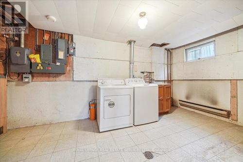 1499 Seaview Drive, Mississauga, ON - Indoor Photo Showing Laundry Room