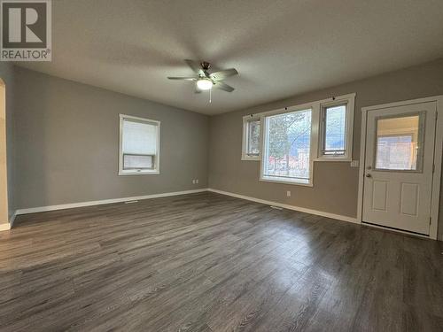 922 8Th Avenue, Invermere, BC - Indoor Photo Showing Other Room