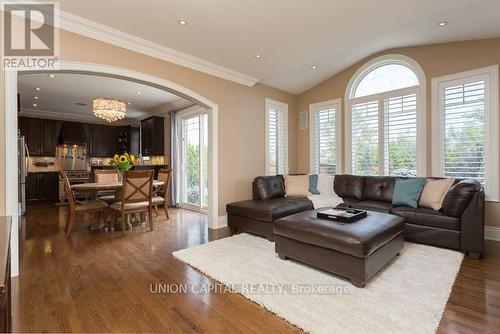 57 Routledge Drive, Richmond Hill, ON - Indoor Photo Showing Living Room