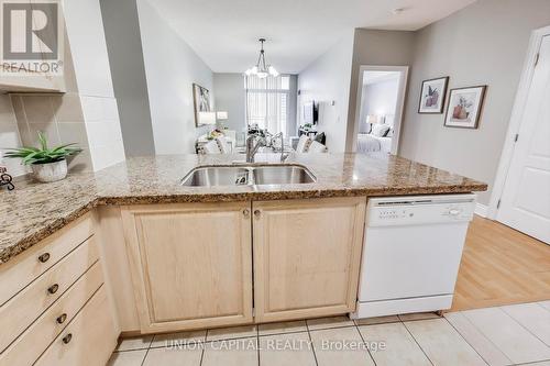 906 - 51 Saddlecreek Drive W, Markham, ON - Indoor Photo Showing Kitchen With Double Sink