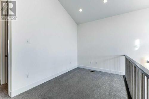 2012 22 Avenue Nw, Calgary, AB - Indoor Photo Showing Other Room