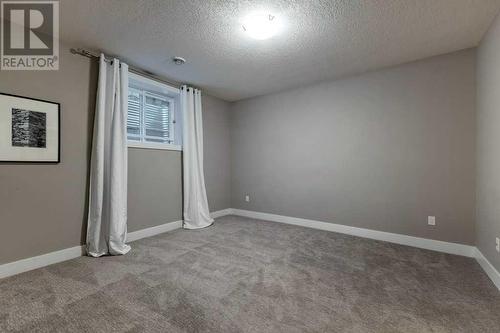 2012 22 Avenue Nw, Calgary, AB - Indoor Photo Showing Other Room