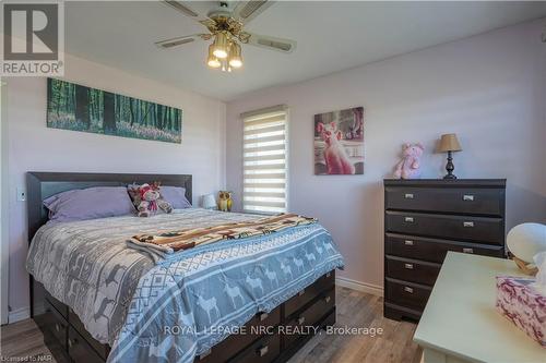 1291 Niagara Parkway, Fort Erie (332 - Central), ON - Indoor Photo Showing Bedroom