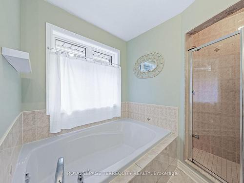 340 Williamson Rd, Markham, ON - Indoor Photo Showing Bathroom