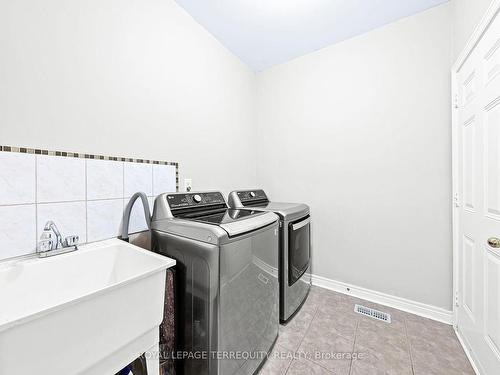 340 Williamson Rd, Markham, ON - Indoor Photo Showing Laundry Room