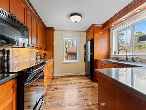 2651 Forks Of The Credit Rd, Caledon, ON - Indoor Photo Showing Kitchen