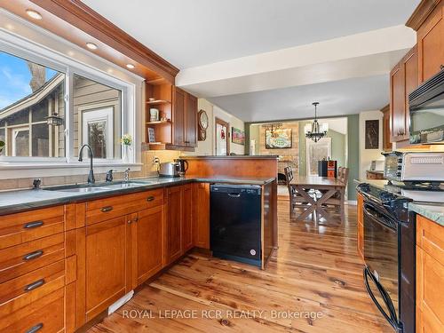 2651 Forks Of The Credit Rd, Caledon, ON - Indoor Photo Showing Kitchen With Double Sink