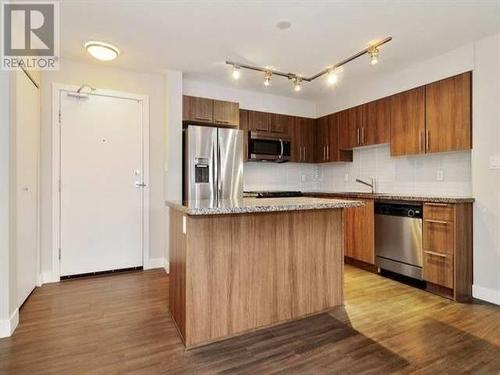 216 12075 Edge Street, Maple Ridge, BC - Indoor Photo Showing Kitchen With Stainless Steel Kitchen