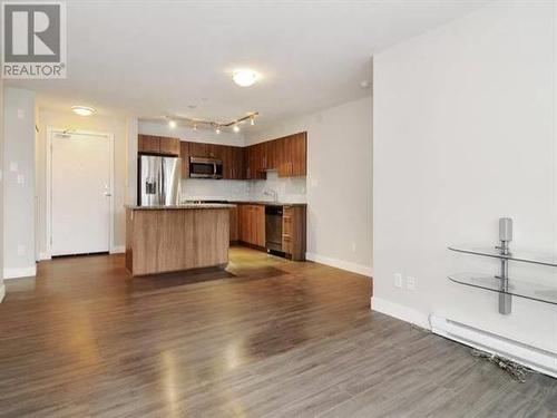 216 12075 Edge Street, Maple Ridge, BC - Indoor Photo Showing Kitchen